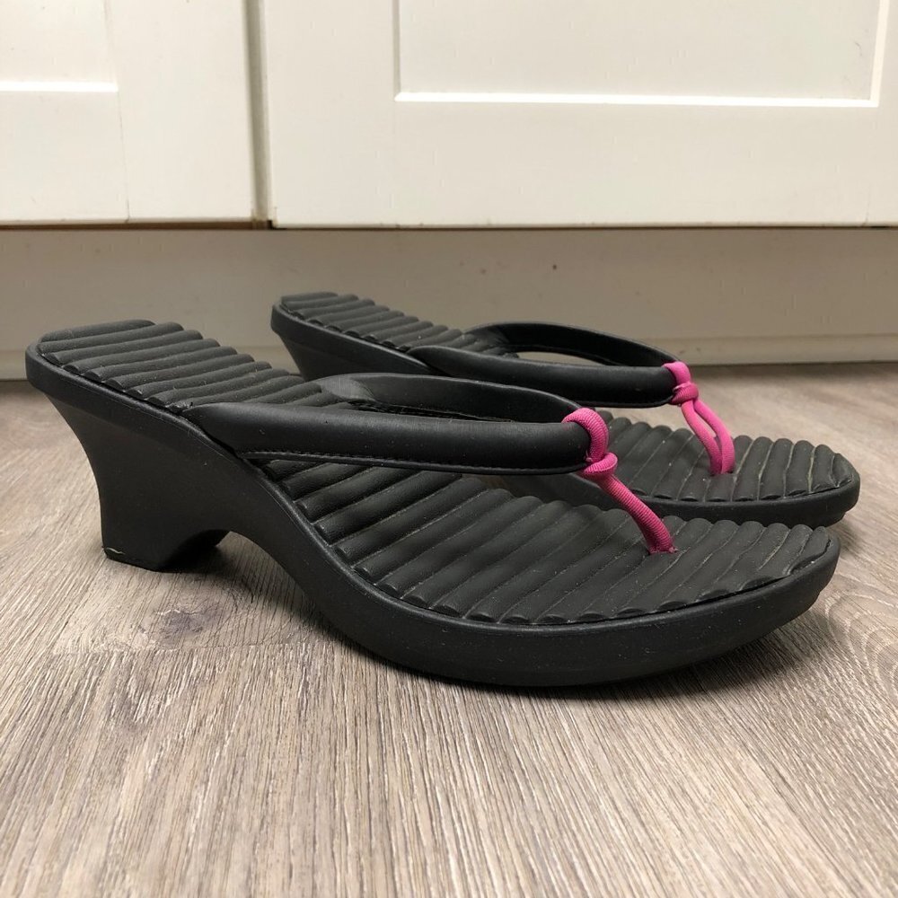 Crocs Women's Size 10 Black Chunky Sandals Square Toe Heels Waterproof Shoes